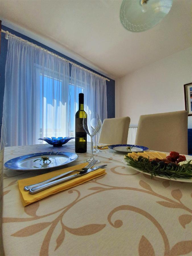 Bed and Breakfast F• R• I• E• N• D• S• Novalja Zewnętrze zdjęcie
