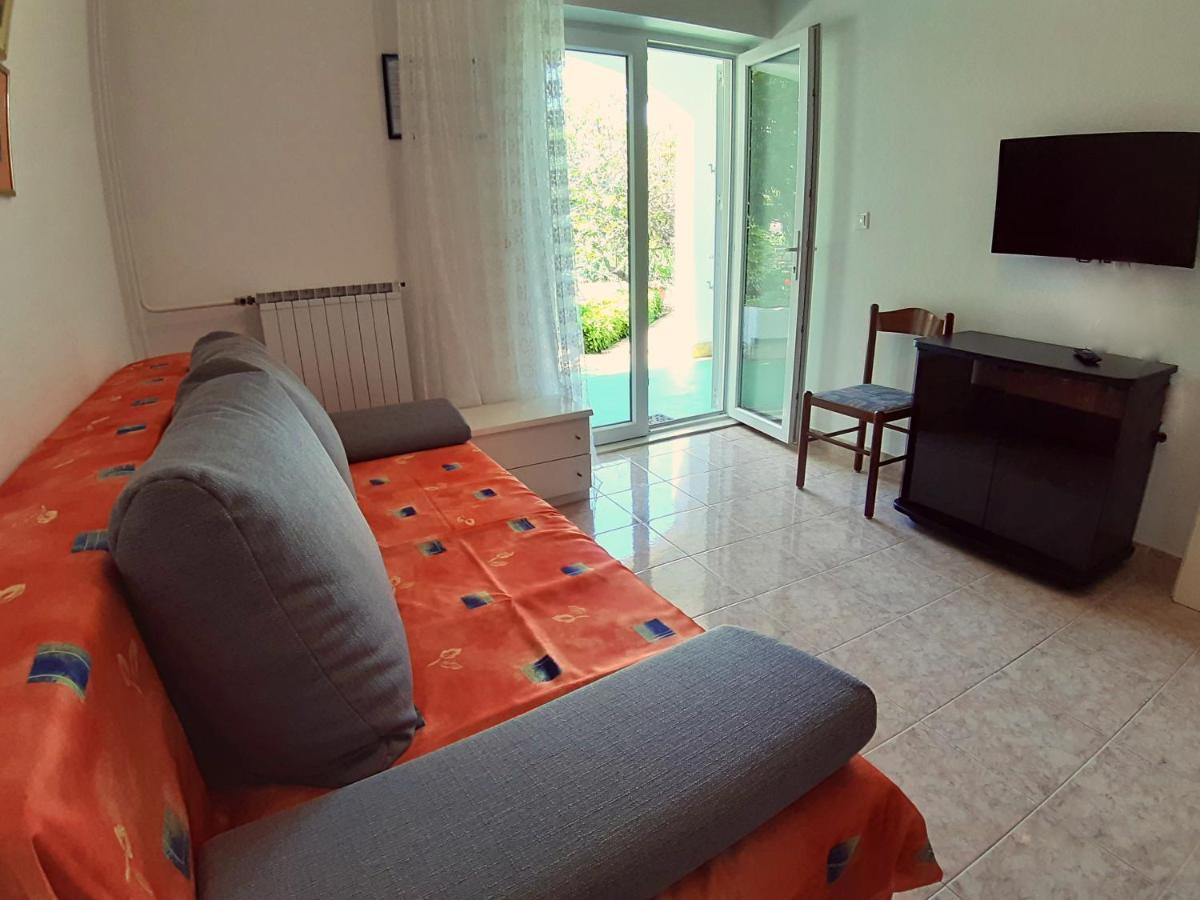 Bed and Breakfast F• R• I• E• N• D• S• Novalja Zewnętrze zdjęcie