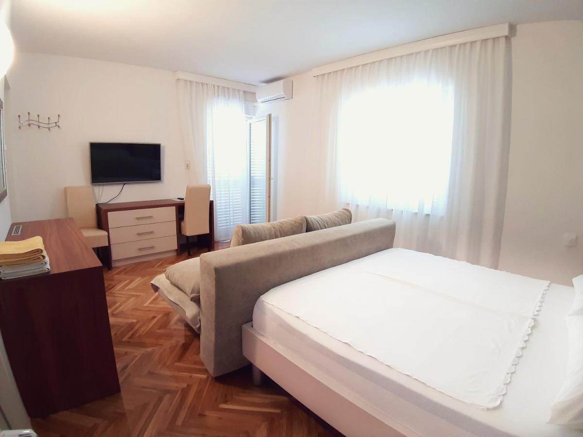 Bed and Breakfast F• R• I• E• N• D• S• Novalja Zewnętrze zdjęcie