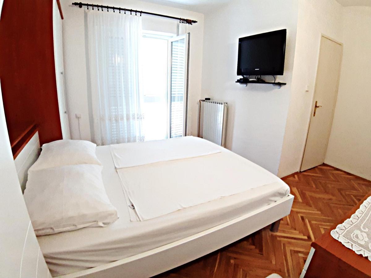 Bed and Breakfast F• R• I• E• N• D• S• Novalja Zewnętrze zdjęcie