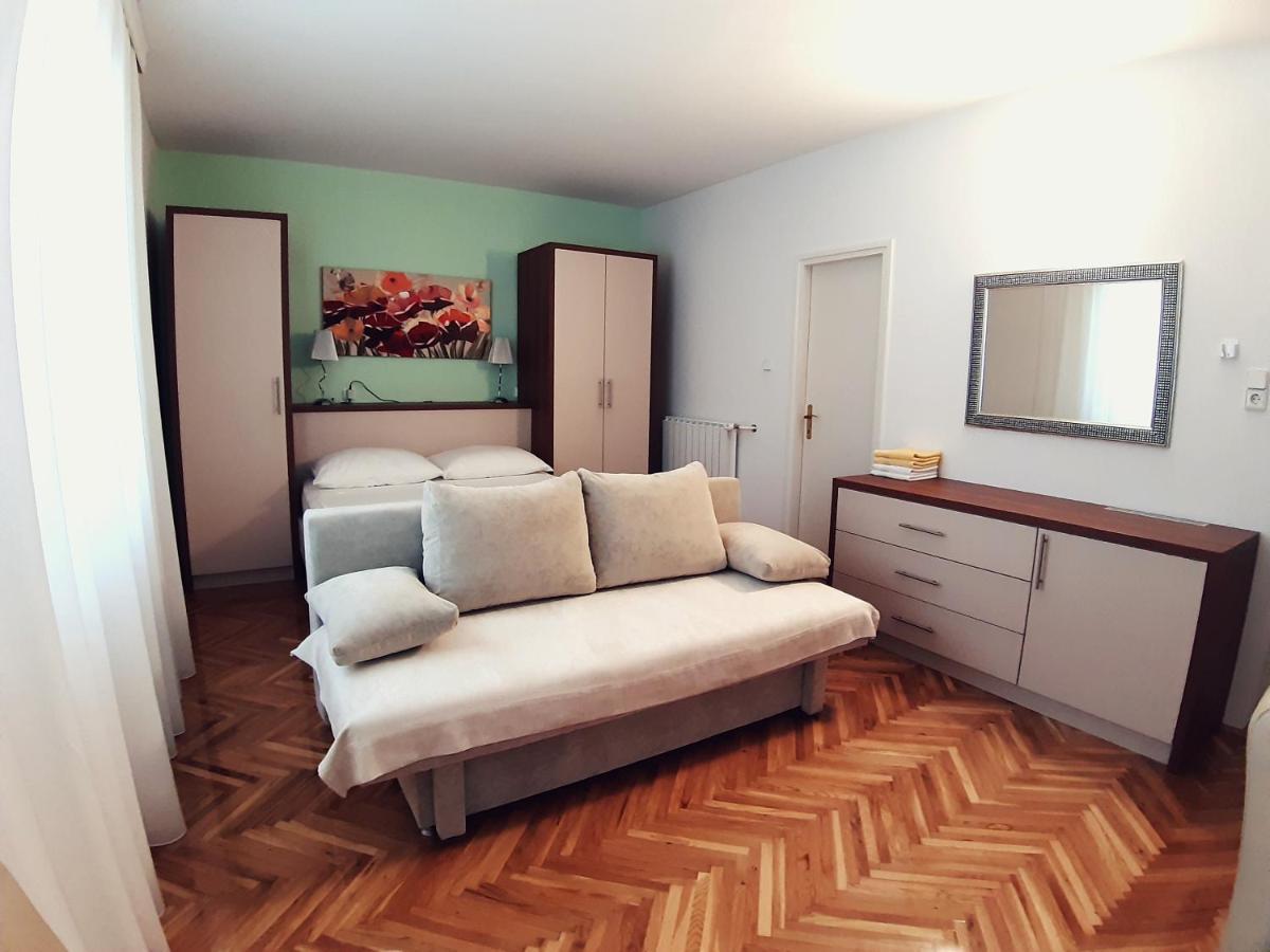 Bed and Breakfast F• R• I• E• N• D• S• Novalja Zewnętrze zdjęcie