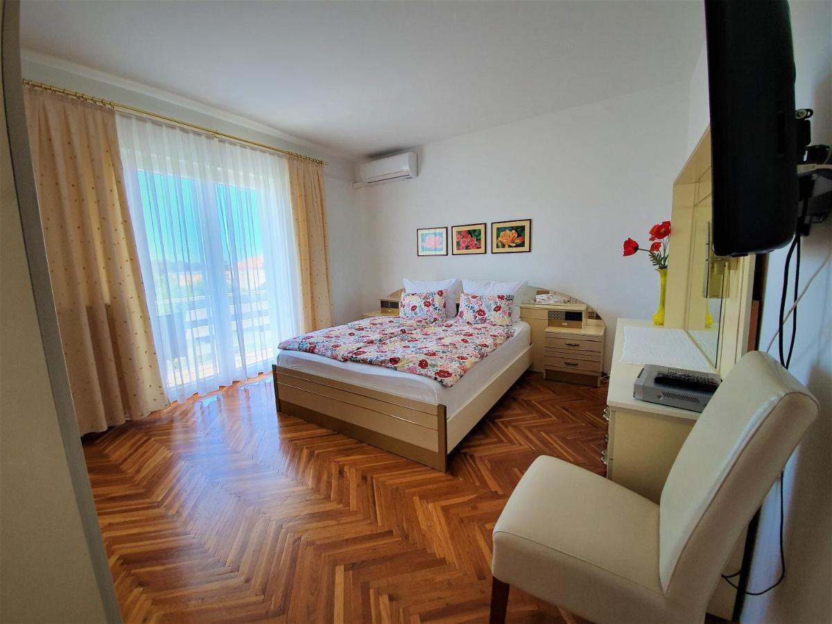 Bed and Breakfast F• R• I• E• N• D• S• Novalja Zewnętrze zdjęcie