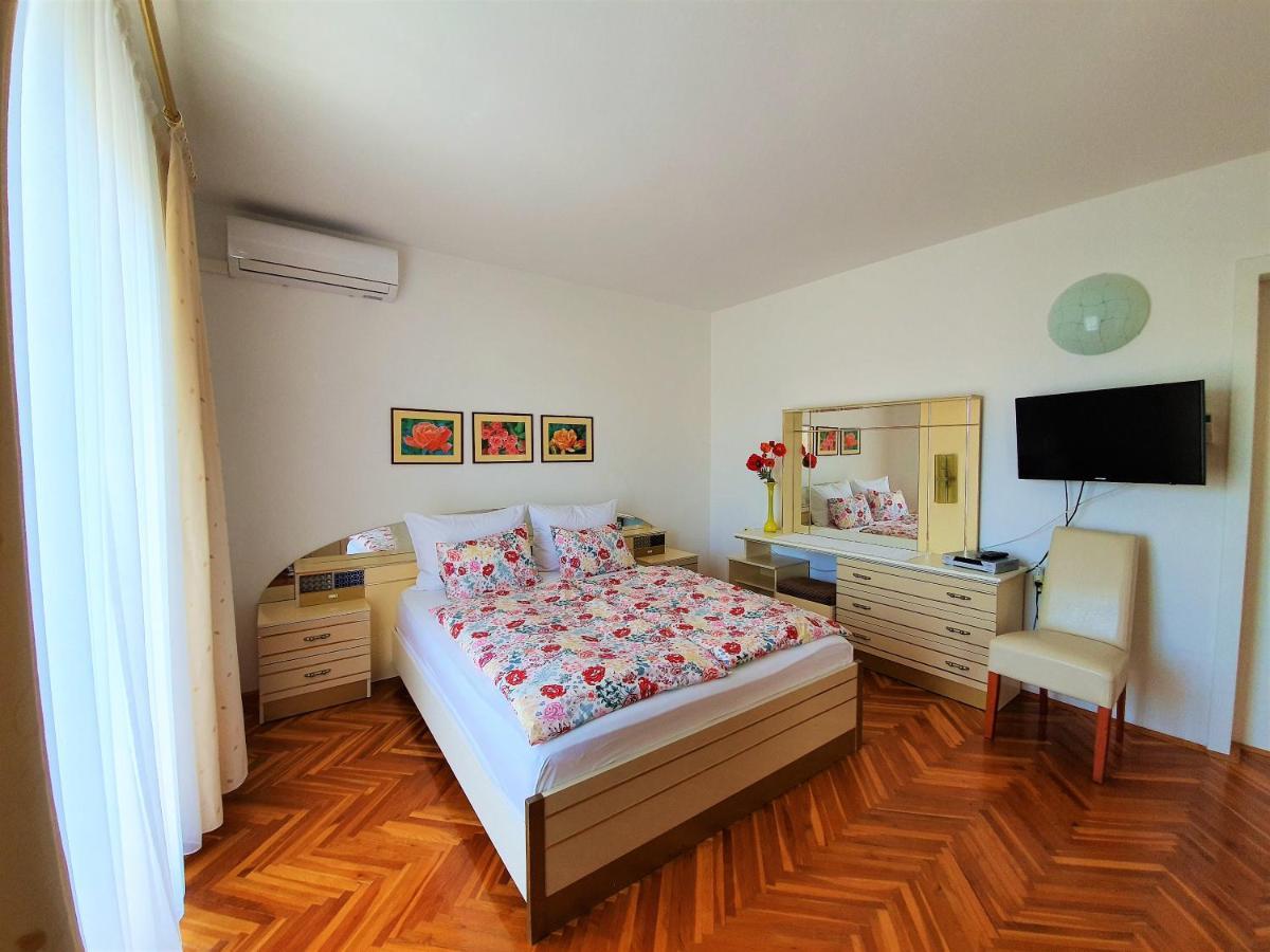 Bed and Breakfast F• R• I• E• N• D• S• Novalja Zewnętrze zdjęcie
