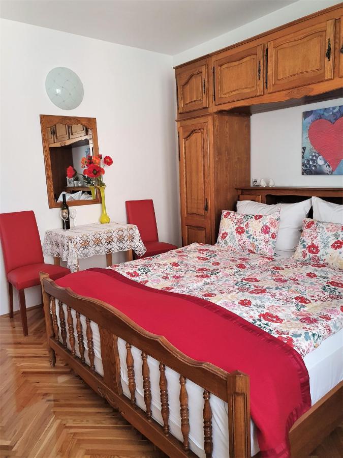 Bed and Breakfast F• R• I• E• N• D• S• Novalja Zewnętrze zdjęcie