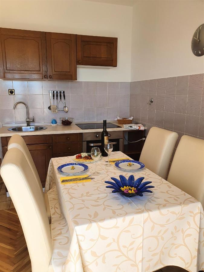 Bed and Breakfast F• R• I• E• N• D• S• Novalja Zewnętrze zdjęcie