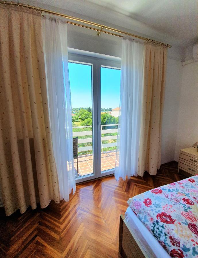 Bed and Breakfast F• R• I• E• N• D• S• Novalja Zewnętrze zdjęcie